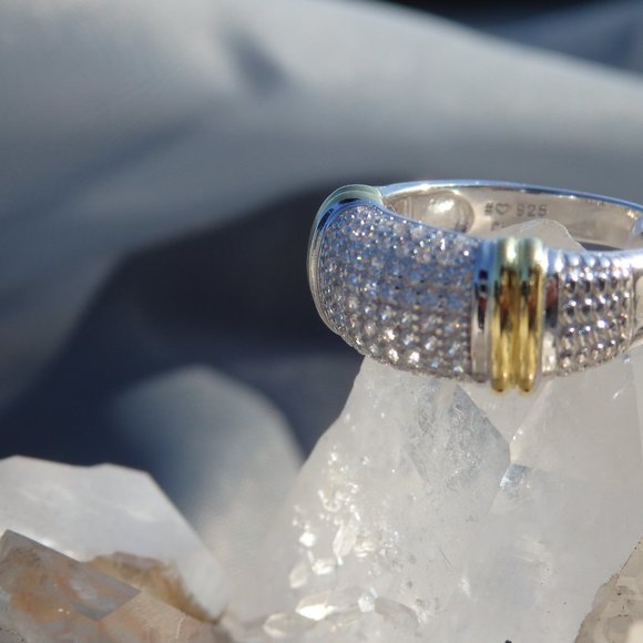 Silver band ring with multiple cz's.  size 6. - Picture 8 of 9